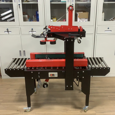 Elektrisch angetriebene halbautomatische Gehäuse Kartonbox Verdichter mit Universalrad