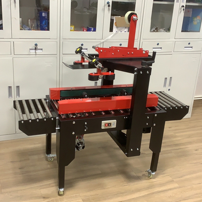 Elektrisch angetriebene halbautomatische Gehäuse Kartonbox Verdichter mit Universalrad