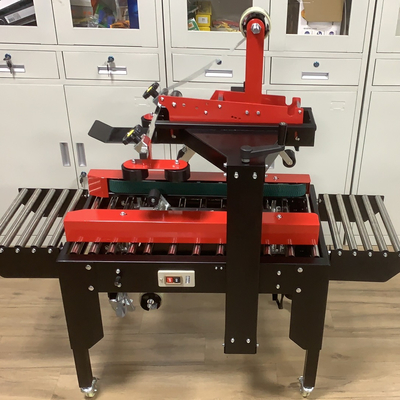 Halbautomatisches Klebeband Kartonkofferbox Versiegelung Verpackungsmaschine Versiegelung