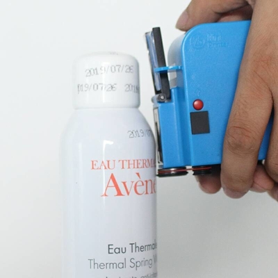 Handheld Inkjet-Drucker mit gekrümmter Oberfläche mit 12,7 mm Bearbeitungsbildschirm Druckgeschwindigkeit 50M/MIN