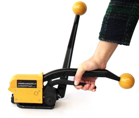 Einfache Bedienung Mini Handheld Strapping Machine für Lebensmittel Süßigkeiten Snack Schokolade Verpackung